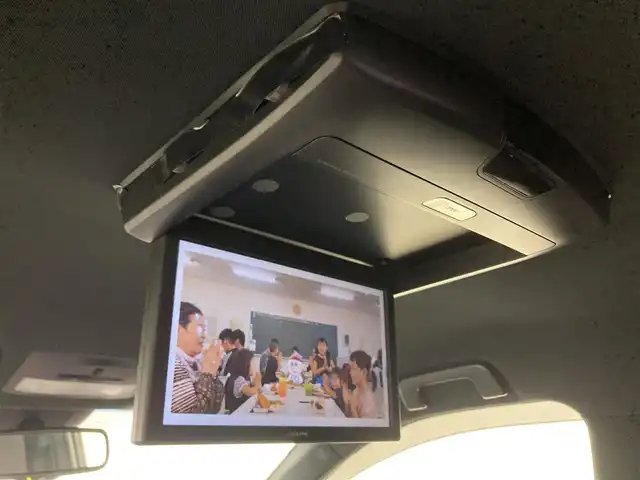 トヨタ ハリアー プレミアム スタイルアッシュ 大分県 2017(平29)年 6.7万km スパークリングブラックパールクリスタルシャイン 社外９型ナビ　EX9V/(CD/DVD/BT/フルセグTV)/バックカメラ/１０．１型フリップダウンモニター　RSH10S-L/電動リアゲート/レーダークルーズ/社外ドライブレコーダー/シートヒーター/パワーシート/シートメモリ/モデリスタフルエアロ/コーナーセンサー/オートハイビーム/電動格納ウィンカーミラー/レーダー式オービス対応セーフティレーダー　AR-48LA/スマートキー×２/ドアバイザー