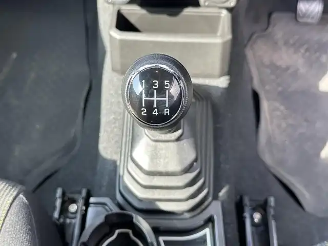 スズキ ジムニー シエラ JC 滋賀県 2023(令5)年 1.2万km キネティックイエロー/ブラック 禁煙車/純正ナビ/Bluetooth/SD/USB/フルセグテレビ/バックカメラ/シートヒーター /クルーズコントロール/ビルトインETC/セーフティサポート/・デュアルセンサーブレーキサポート/・車線逸脱警報機能/・ふらつき警報機能/・先行車発進お知らせ機能/・標識認識機能/・ハイビームアシスト/LEDヘッドライト/ドライブレコーダー