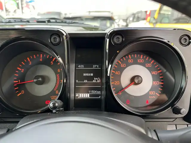 スズキ ジムニー シエラ JC 滋賀県 2023(令5)年 1.2万km キネティックイエロー/ブラック 禁煙車/純正ナビ/Bluetooth/SD/USB/フルセグテレビ/バックカメラ/シートヒーター /クルーズコントロール/ビルトインETC/セーフティサポート/・デュアルセンサーブレーキサポート/・車線逸脱警報機能/・ふらつき警報機能/・先行車発進お知らせ機能/・標識認識機能/・ハイビームアシスト/LEDヘッドライト/ドライブレコーダー