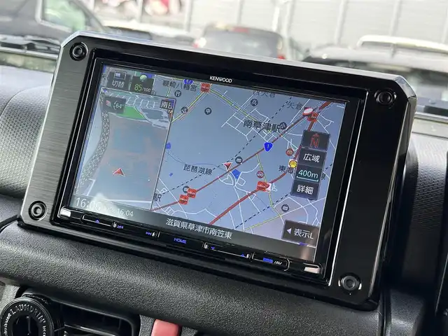 スズキ ジムニー シエラ JC 滋賀県 2023(令5)年 1.2万km キネティックイエロー/ブラック 禁煙車/純正ナビ/Bluetooth/SD/USB/フルセグテレビ/バックカメラ/シートヒーター /クルーズコントロール/ビルトインETC/セーフティサポート/・デュアルセンサーブレーキサポート/・車線逸脱警報機能/・ふらつき警報機能/・先行車発進お知らせ機能/・標識認識機能/・ハイビームアシスト/LEDヘッドライト/ドライブレコーダー