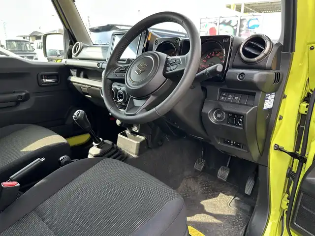 スズキ ジムニー シエラ JC 滋賀県 2023(令5)年 1.2万km キネティックイエロー/ブラック 禁煙車/純正ナビ/Bluetooth/SD/USB/フルセグテレビ/バックカメラ/シートヒーター /クルーズコントロール/ビルトインETC/セーフティサポート/・デュアルセンサーブレーキサポート/・車線逸脱警報機能/・ふらつき警報機能/・先行車発進お知らせ機能/・標識認識機能/・ハイビームアシスト/LEDヘッドライト/ドライブレコーダー