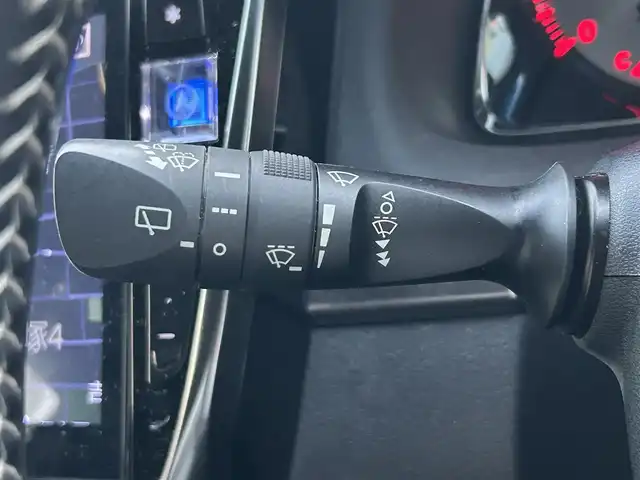トヨタ ハリアー エレガンス GRスポーツ 福岡県 2018(平30)年 6万km ホワイトパールクリスタルシャイン ワンオーナー/アルパイン製ナビ/（ラジオ/BT/CD/DVD/フルセグTV）/ムーンルーフ/レーダークルーズコントロール/バックカメラ/ドライブレコーダー/ビルトインETC/オートパーキングホールド/オートマチックハイビーム/アイドリングストップ/プリクラッシュセーフティ/レーンキープアシスト/純正19インチアルミホイール/フロアマット/ステアリングスイッチ/ドアバイザー/スペアキー×１/取扱説明書/保証書