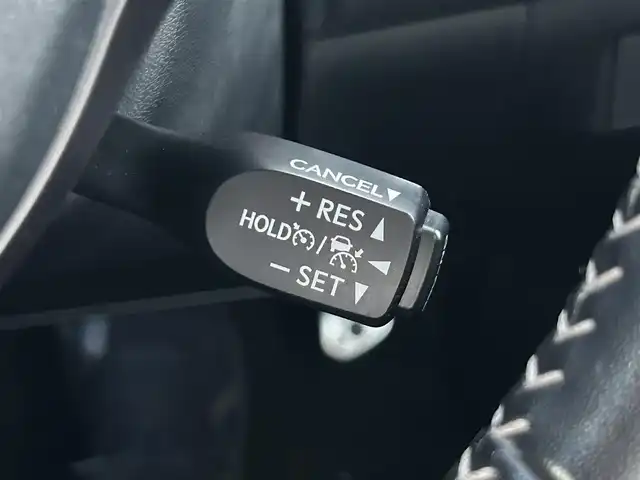 トヨタ ハリアー エレガンス GRスポーツ 福岡県 2018(平30)年 6万km ホワイトパールクリスタルシャイン ワンオーナー/アルパイン製ナビ/（ラジオ/BT/CD/DVD/フルセグTV）/ムーンルーフ/レーダークルーズコントロール/バックカメラ/ドライブレコーダー/ビルトインETC/オートパーキングホールド/オートマチックハイビーム/アイドリングストップ/プリクラッシュセーフティ/レーンキープアシスト/純正19インチアルミホイール/フロアマット/ステアリングスイッチ/ドアバイザー/スペアキー×１/取扱説明書/保証書