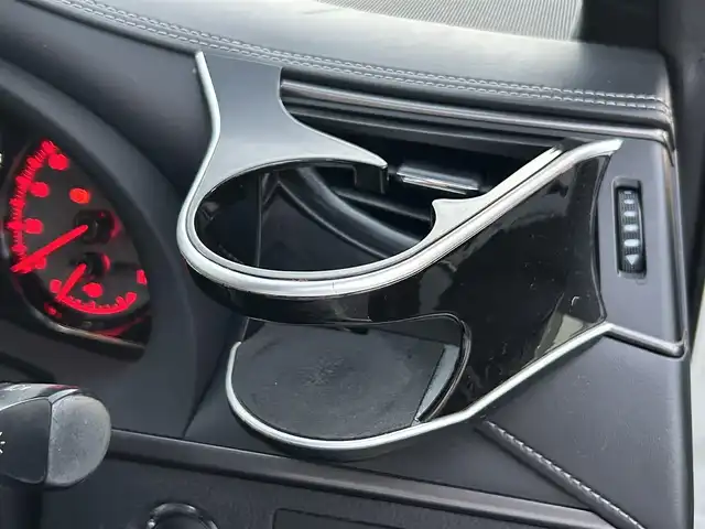 トヨタ ハリアー エレガンス GRスポーツ 福岡県 2018(平30)年 6万km ホワイトパールクリスタルシャイン ワンオーナー/アルパイン製ナビ/（ラジオ/BT/CD/DVD/フルセグTV）/ムーンルーフ/レーダークルーズコントロール/バックカメラ/ドライブレコーダー/ビルトインETC/オートパーキングホールド/オートマチックハイビーム/アイドリングストップ/プリクラッシュセーフティ/レーンキープアシスト/純正19インチアルミホイール/フロアマット/ステアリングスイッチ/ドアバイザー/スペアキー×１/取扱説明書/保証書