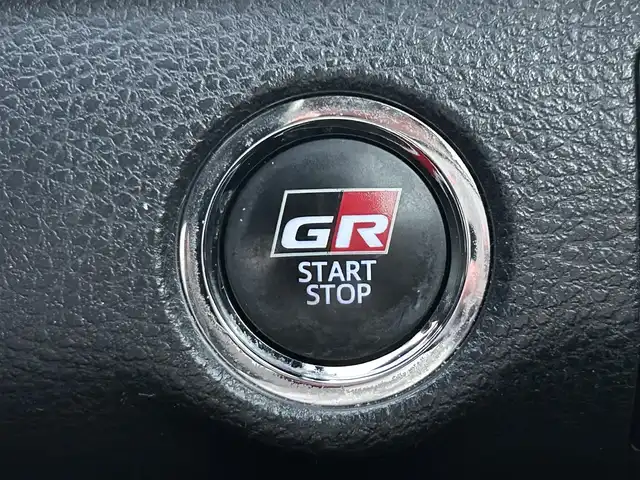 トヨタ ハリアー エレガンス GRスポーツ 福岡県 2018(平30)年 6万km ホワイトパールクリスタルシャイン ワンオーナー/アルパイン製ナビ/（ラジオ/BT/CD/DVD/フルセグTV）/ムーンルーフ/レーダークルーズコントロール/バックカメラ/ドライブレコーダー/ビルトインETC/オートパーキングホールド/オートマチックハイビーム/アイドリングストップ/プリクラッシュセーフティ/レーンキープアシスト/純正19インチアルミホイール/フロアマット/ステアリングスイッチ/ドアバイザー/スペアキー×１/取扱説明書/保証書