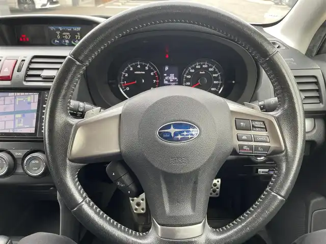 スバル フォレスター 2．0XT アイサイト 新潟県 2013(平25)年 12.8万km サテンホワイトパール (株)IDOMが運営する【じしゃロン新潟店】の自社ローン専用車両になります。/こちらは現金またはオートローンご利用時の価格です。自社ローンご希望の方は別途その旨お申付け下さい/プッシュスタートボタン/スマートキー/純正ナビ/フルセグテレビ/バックカメラ/DVD再生可/本革巻きステアリング/レーダークルーズコントロール/アイサイト/ＤＮ席パワーシート/ハーフレザーシート/純正18インチアルミホイール/リアスポイラー/ウィンカーミラー