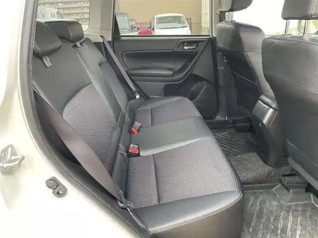 スバル フォレスター 2．0XT アイサイト 新潟県 2013(平25)年 12.8万km サテンホワイトパール (株)IDOMが運営する【じしゃロン新潟店】の自社ローン専用車両になります。/こちらは現金またはオートローンご利用時の価格です。自社ローンご希望の方は別途その旨お申付け下さい/プッシュスタートボタン/スマートキー/純正ナビ/フルセグテレビ/バックカメラ/DVD再生可/本革巻きステアリング/レーダークルーズコントロール/アイサイト/ＤＮ席パワーシート/ハーフレザーシート/純正18インチアルミホイール/リアスポイラー/ウィンカーミラー