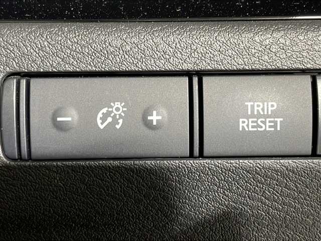 日産 サクラ X 沖縄県 2022(令4)年 1万km ホワイトパール 県外仕入　/禁煙車　/純正９インチナビ（ＢＴ，フルセグ，ＣＤ／ＤＶＤ，ラジオ）　/アラウンドビューモニター　/コーナーセンサー/ハイビームアシスト/ベンチシート/ドライブレコーダー　/ビルドインＥＴＣ　/純正フロアマット　/ＬＥＤヘッドライト/LEDリヤコンビネーションランプ/純正14インチアルミホイール