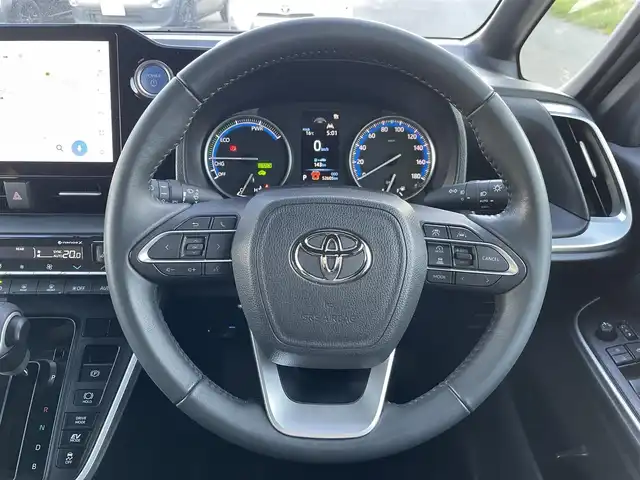 トヨタ ノア ハイブリッド S－G 福岡県 2022(令4)年 5.3万km ホワイトパールクリスタルシャイン 純正ナビ（BT/フルセグ/AM/FM/DISC/HDMI)/Bカメラ/両側パワースライドドア/レーダークルーズコントロール/LEDヘッドライト/オートマチックハイビーム/オートライト/ハーフレザーシート/DN席シートヒーター/純正16インチAW/ステアリングスイッチ/横滑り防止装置/コーナーセンサー/レーンキープアシスト/盗難防止装置/衝突被害軽減システム/BrakeHold/前後ドライブレコーダー/スマートキー/ETC2.0/取扱説明書