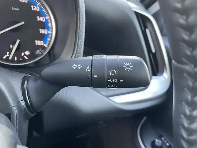 トヨタ ノア ハイブリッド S－G 福岡県 2022(令4)年 5.3万km ホワイトパールクリスタルシャイン 純正ナビ（BT/フルセグ/AM/FM/DISC/HDMI)/Bカメラ/両側パワースライドドア/レーダークルーズコントロール/LEDヘッドライト/オートマチックハイビーム/オートライト/ハーフレザーシート/DN席シートヒーター/純正16インチAW/ステアリングスイッチ/横滑り防止装置/コーナーセンサー/レーンキープアシスト/盗難防止装置/衝突被害軽減システム/BrakeHold/前後ドライブレコーダー/スマートキー/ETC2.0/取扱説明書