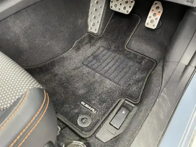 スバル ＸＶ ハイブリッド アドバンス 群馬県 2020(令2)年 4.3万km クールグレーカーキ アイサイトセイフティプラス(運転支援)/・スバルリヤビークルディテクション(後側方警戒支援システム)/アイサイトセイフティプラス(視界拡張)/・サイドビューモニター/ルーフレール(ローマウントタイプ/ブラック塗装)/シャークフィンアンテナ/＝＝＝＝＝/DIATONE8インチナビ/・AM/FM/CD/DVD/SD/USB/Bluetooth/フルセグTV/=====/ブラックルーフレール　アイサイトセイフティプラス（視界拡張／運転支援）　純正ダイアトーン８インチナビ　パワーシート　ポジションメモリー機能　プッシュスタート　スマートキー　オートビークルホールド　禁煙