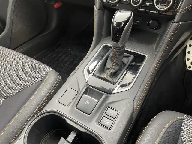 スバル ＸＶ ハイブリッド アドバンス 群馬県 2020(令2)年 4.3万km クールグレーカーキ アイサイトセイフティプラス(運転支援)/・スバルリヤビークルディテクション(後側方警戒支援システム)/アイサイトセイフティプラス(視界拡張)/・サイドビューモニター/ルーフレール(ローマウントタイプ/ブラック塗装)/シャークフィンアンテナ/＝＝＝＝＝/DIATONE8インチナビ/・AM/FM/CD/DVD/SD/USB/Bluetooth/フルセグTV/=====/ブラックルーフレール　アイサイトセイフティプラス（視界拡張／運転支援）　純正ダイアトーン８インチナビ　パワーシート　ポジションメモリー機能　プッシュスタート　スマートキー　オートビークルホールド　禁煙