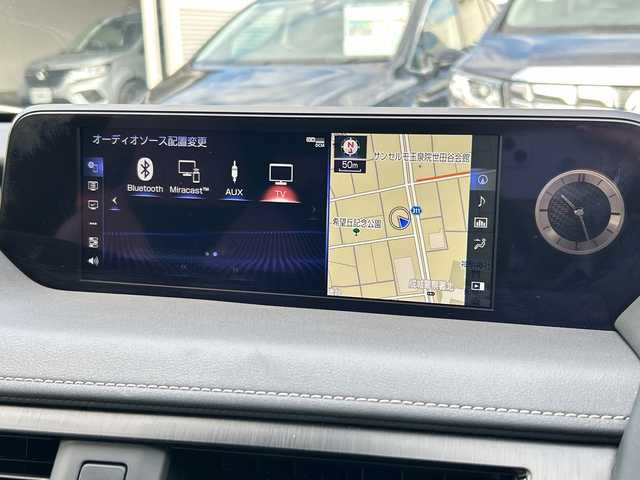 レクサス ＵＸ 250h Fスポーツ 東京都 2021(令3)年 2.2万km ホワイトノーヴァガラスフレーク ワンオーナー/新車時保証書 整備記録簿/取扱説明書　ナビ説明書/レーンキープアシスト/プリクラッシュセーフティー/レーダークルーズコントロール/BSM/純正メーカーSDナビ/フルセグTV/SD/CD/DVD/BD/SDREC/BT/USB/AUX/全方位カメラ　前後ドライブレコーダー/ビルトインETC【2.0】/ヘッドアップディスプレイ/白色レザーシート/シートヒーター/エアシート/フロントパワーシート【運転席メモリー付】/LEDヘッドライト/ハンドルヒーター/電動リアゲート/スマートキー×2/スマートカードキー×1/パドルシフト付革まきハンドル/純正18インチアルミ