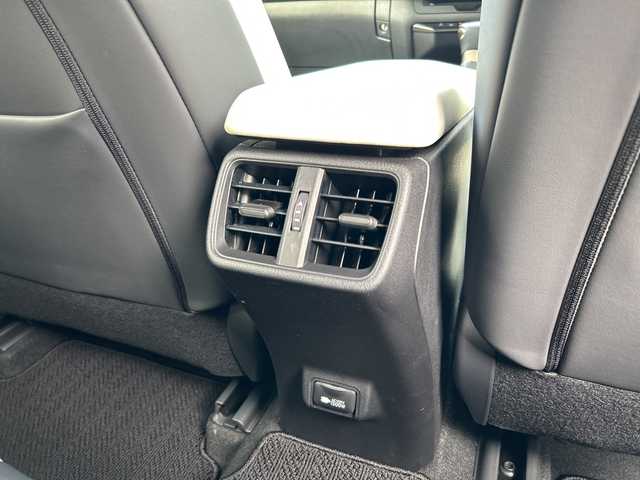 レクサス ＵＸ 250h Fスポーツ 東京都 2021(令3)年 2.2万km ホワイトノーヴァガラスフレーク ワンオーナー/新車時保証書 整備記録簿/取扱説明書　ナビ説明書/レーンキープアシスト/プリクラッシュセーフティー/レーダークルーズコントロール/BSM/純正メーカーSDナビ/フルセグTV/SD/CD/DVD/BD/SDREC/BT/USB/AUX/全方位カメラ　前後ドライブレコーダー/ビルトインETC【2.0】/ヘッドアップディスプレイ/白色レザーシート/シートヒーター/エアシート/フロントパワーシート【運転席メモリー付】/LEDヘッドライト/ハンドルヒーター/電動リアゲート/スマートキー×2/スマートカードキー×1/パドルシフト付革まきハンドル/純正18インチアルミ