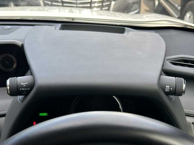 レクサス ＵＸ 250h Fスポーツ 東京都 2021(令3)年 2.2万km ホワイトノーヴァガラスフレーク ワンオーナー/新車時保証書 整備記録簿/取扱説明書　ナビ説明書/レーンキープアシスト/プリクラッシュセーフティー/レーダークルーズコントロール/BSM/純正メーカーSDナビ/フルセグTV/SD/CD/DVD/BD/SDREC/BT/USB/AUX/全方位カメラ　前後ドライブレコーダー/ビルトインETC【2.0】/ヘッドアップディスプレイ/白色レザーシート/シートヒーター/エアシート/フロントパワーシート【運転席メモリー付】/LEDヘッドライト/ハンドルヒーター/電動リアゲート/スマートキー×2/スマートカードキー×1/パドルシフト付革まきハンドル/純正18インチアルミ