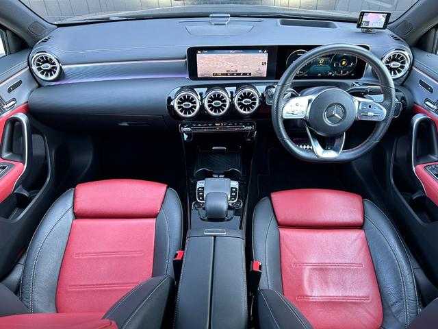 メルセデス・ベンツ Ａ２００ｄ AMGライン 埼玉県 2019(令1)年 5.6万km コスモスブラック 赤黒革シート　/レザーエクスクルーシブＰＫＧ　/アドバンスドＰＫＧ　/レーダーセーフティＰＫＧ　/ＡＣＣ　/純正ナビ　/フルセグＴＶ　/アンビエントライト　/全周囲カメラ　/ヘッドアップディスプレイ　/ドライブレコーダー