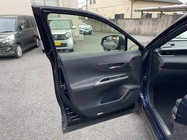 トヨタ ハリアー G レザーパッケージ 茨城県 2021(令3)年 3.6万km ダークブルーマイカ ワンオーナー/純正ディスプレイオーディオナビ（BT/Miracast）/ビルトインETC2.0/レザーシート/前席シートヒーター・クーラー/前席パワーシート/D席シートメモリー/プッシュスタート/プリクラッシュブレーキ・車線逸脱・パーキングサポートブレーキ・クリアランスソナー/レーダークルーズコントロール/パワーバックドア/ステアリングヒーター/デジタルインナーミラー/前ドライブレコーダー/オートハイビーム/純正フロアマット