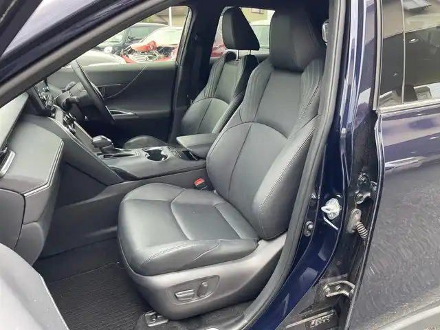 トヨタ ハリアー G レザーパッケージ 茨城県 2021(令3)年 3.6万km ダークブルーマイカ ワンオーナー/純正ディスプレイオーディオナビ（BT/Miracast）/ビルトインETC2.0/レザーシート/前席シートヒーター・クーラー/前席パワーシート/D席シートメモリー/プッシュスタート/プリクラッシュブレーキ・車線逸脱・パーキングサポートブレーキ・クリアランスソナー/レーダークルーズコントロール/パワーバックドア/ステアリングヒーター/デジタルインナーミラー/前ドライブレコーダー/オートハイビーム/純正フロアマット