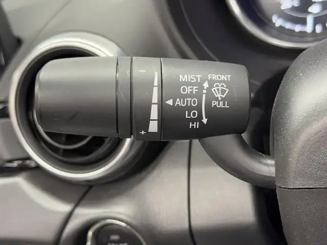 マツダ ロードスター S レザーパッケージ 三重県 2020(令2)年 4.9万km ソウルレッドクリスタルM プレミアムガソリン/FR/MTモード付フロア6AT/純正 7インチナビ/（FM/AM/aha/Stitcher/Bluetooth/USB/CD/AUX/DVD/TV/CarPlay/AndroidAuto）/ドライブレコーダー 前後/ビルトイン ETC（助手席背面パネル）/BOSEサウンドシステム/i-ACTIVSENSE（安全機能）/・スマートシティブレーキサポート（SCBS）/・車線逸脱警報システム（LDWS）/・ブラインドスポットモニタリングシステム（BSM）/・交通標識認識システム（TSR）/・ドライバーアテンションアラート（DAA）/・ハイビームコントロールシステム（HBC）/・パーキングセンサーシステム（前後）/・ABS/・横滑り防止装置/装備/・本革シート/・シートヒーター（D/N）/・オートエアコン/・オートライト/・LEDヘッドランプ/・レインセンサーワイパー（オートワイパー）/・電動調整ドアミラー/・純正16inAW/・プッシュスタート/・ステアリングスイッチ/・スマートキーx1/・保