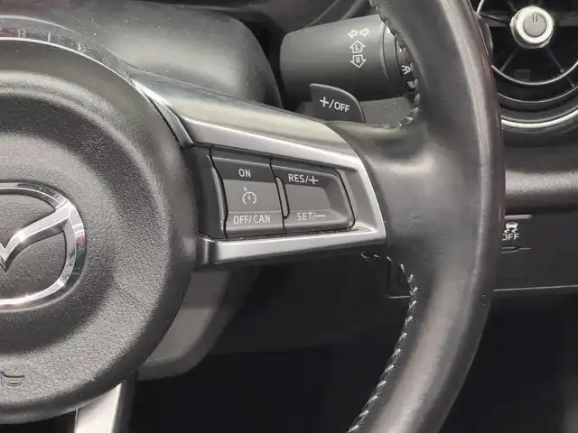 マツダ ロードスター S レザーパッケージ 三重県 2020(令2)年 4.9万km ソウルレッドクリスタルM プレミアムガソリン/FR/MTモード付フロア6AT/純正 7インチナビ/（FM/AM/aha/Stitcher/Bluetooth/USB/CD/AUX/DVD/TV/CarPlay/AndroidAuto）/ドライブレコーダー 前後/ビルトイン ETC（助手席背面パネル）/BOSEサウンドシステム/i-ACTIVSENSE（安全機能）/・スマートシティブレーキサポート（SCBS）/・車線逸脱警報システム（LDWS）/・ブラインドスポットモニタリングシステム（BSM）/・交通標識認識システム（TSR）/・ドライバーアテンションアラート（DAA）/・ハイビームコントロールシステム（HBC）/・パーキングセンサーシステム（前後）/・ABS/・横滑り防止装置/装備/・本革シート/・シートヒーター（D/N）/・オートエアコン/・オートライト/・LEDヘッドランプ/・レインセンサーワイパー（オートワイパー）/・電動調整ドアミラー/・純正16inAW/・プッシュスタート/・ステアリングスイッチ/・スマートキーx1/・保