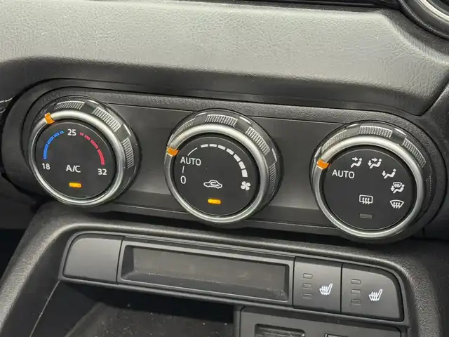 マツダ ロードスター S レザーパッケージ 三重県 2020(令2)年 4.9万km ソウルレッドクリスタルM プレミアムガソリン/FR/MTモード付フロア6AT/純正 7インチナビ/（FM/AM/aha/Stitcher/Bluetooth/USB/CD/AUX/DVD/TV/CarPlay/AndroidAuto）/ドライブレコーダー 前後/ビルトイン ETC（助手席背面パネル）/BOSEサウンドシステム/i-ACTIVSENSE（安全機能）/・スマートシティブレーキサポート（SCBS）/・車線逸脱警報システム（LDWS）/・ブラインドスポットモニタリングシステム（BSM）/・交通標識認識システム（TSR）/・ドライバーアテンションアラート（DAA）/・ハイビームコントロールシステム（HBC）/・パーキングセンサーシステム（前後）/・ABS/・横滑り防止装置/装備/・本革シート/・シートヒーター（D/N）/・オートエアコン/・オートライト/・LEDヘッドランプ/・レインセンサーワイパー（オートワイパー）/・電動調整ドアミラー/・純正16inAW/・プッシュスタート/・ステアリングスイッチ/・スマートキーx1/・保