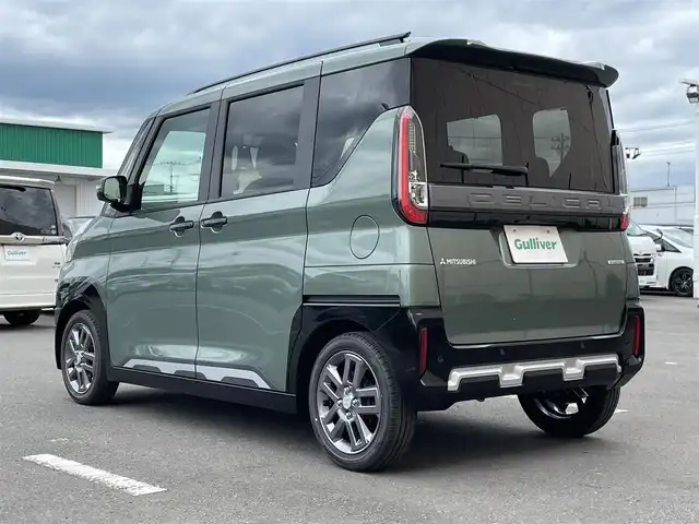 三菱 デリカミニ T プレミアム 東京都 2025(令7)年 0.1万km未満 緑 届出済未使用車/純正ディスプレイオーディオ/マルチアラウンドモニター/衝突被害軽減/車線逸脱警報/マイパイロット/シートヒーター/両側パワースライドドア/ステアリングヒーター/ステアリングスイッチ