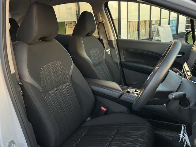 日産 ノート X 岐阜県 2024(令6)年 0.4万km ピュアホワイトパール 純正ナビ　/バックカメラ　/ＥＴＣ　/盗難防止装置　/横滑り防止装置　/アイドリングストップ　/エマージェンシーブレーキ　/前後コーナーセンサー　/ＬＥＤヘッドライト　/オートライト　/プッシュスタート　/スマートキー/スペアキー/純正フロアマット