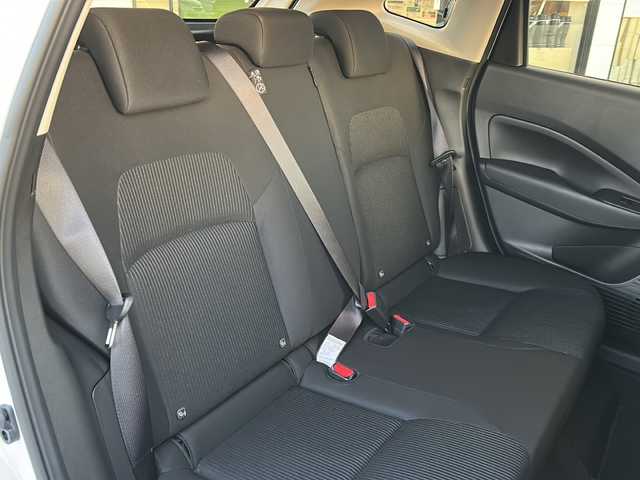日産 ノート X 岐阜県 2024(令6)年 0.4万km ピュアホワイトパール 純正ナビ　/バックカメラ　/ＥＴＣ　/盗難防止装置　/横滑り防止装置　/アイドリングストップ　/エマージェンシーブレーキ　/前後コーナーセンサー　/ＬＥＤヘッドライト　/オートライト　/プッシュスタート　/スマートキー/スペアキー/純正フロアマット