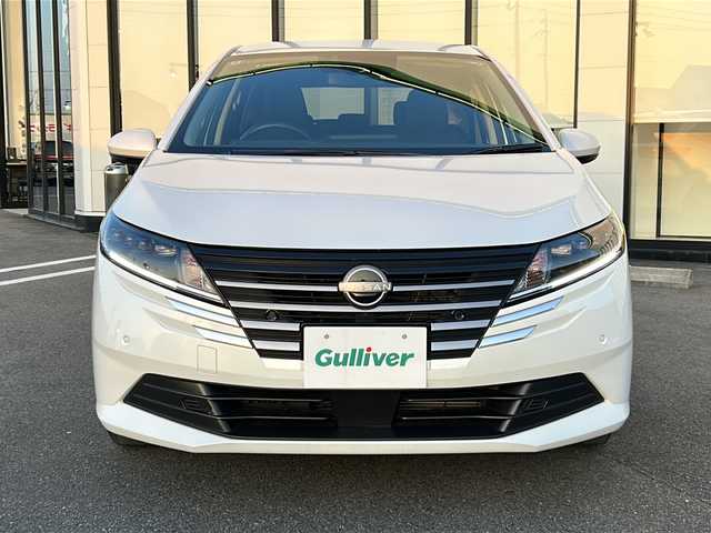 日産 ノート X 岐阜県 2024(令6)年 0.4万km ピュアホワイトパール 純正ナビ　/バックカメラ　/ＥＴＣ　/盗難防止装置　/横滑り防止装置　/アイドリングストップ　/エマージェンシーブレーキ　/前後コーナーセンサー　/ＬＥＤヘッドライト　/オートライト　/プッシュスタート　/スマートキー/スペアキー/純正フロアマット
