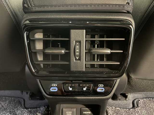 レクサス ＲＺ 450e バージョンL ファーストED 熊本県 2023(令5)年 1.7万km グラファイトブラックガラスフレーク スマートキー/プッシュスタート/フルセグTV/プリクラッシュセーフティー/アドバンスドドライブ/ロードサインアシスト/クロストラフィックアラート/レーンチェンジアシスト/プロアクティブドライビングアシスト/オートアシスト/パワーシート/エアシート/シートヒーター/ハンドルヒーター/アダプティブクルーズコントロール/ETC2.0/ガラスルーフ/ワイヤレス充電/デジタルインナーミラー/パワーバックドア