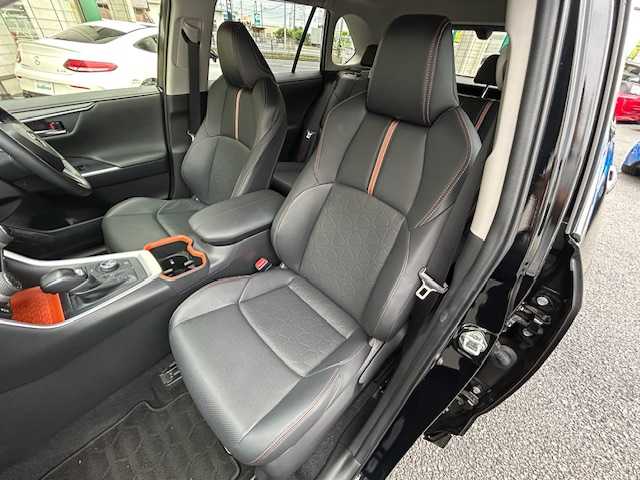 トヨタ ＲＡＶ４ ハイブリッド アドベンチャー 埼玉県 2023(令5)年 2.2万km アティチュードブラックマイカ ワンオーナー/10.5インチコネクテッドナビ対応ディスプレイオーディオ/パノラマムーンルーフ/バックカメラ/デジタルインナーミラー/ブラインドスポットモニター/LEDヘッドライト/シートヒーター/シートベンチレーション/パワーシート/ETC/ステアリングヒーター/保証書/取扱説明書/スペアキー