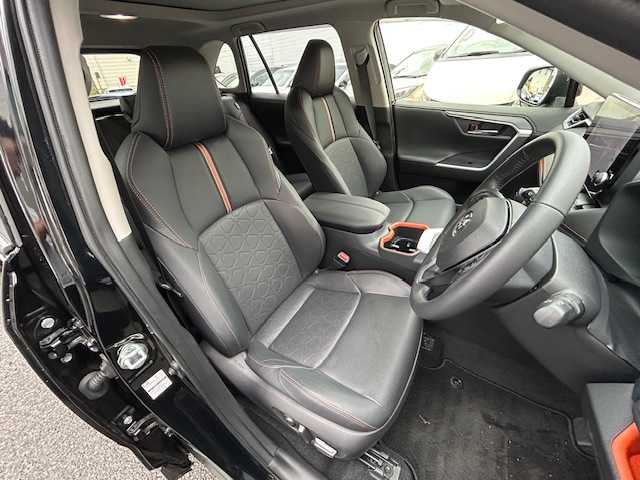 トヨタ ＲＡＶ４ ハイブリッド アドベンチャー 埼玉県 2023(令5)年 2.2万km アティチュードブラックマイカ ワンオーナー/10.5インチコネクテッドナビ対応ディスプレイオーディオ/パノラマムーンルーフ/バックカメラ/デジタルインナーミラー/ブラインドスポットモニター/LEDヘッドライト/シートヒーター/シートベンチレーション/パワーシート/ETC/ステアリングヒーター/保証書/取扱説明書/スペアキー