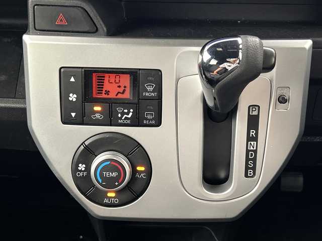 ダイハツ ウェイク X 三重県 2014(平26)年 3.3万km オフビートカーキM 禁煙車/純正メモリーナビ/オートAC/オートライト /LED/フォグ/片側パワースライドドア /横滑り防止装置/アイドリングストップ/スマートキー/プッシュスタート/ベンチシート/純正フロアマット/純正14インチAW/ETC/ドアバイザー