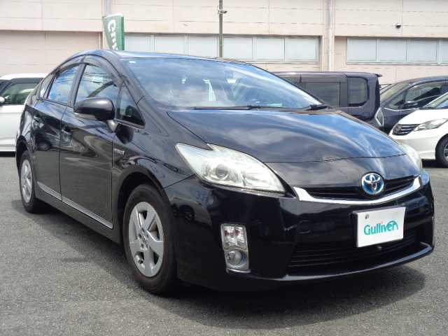 トヨタ プリウス S 鹿児島県 2010(平22)年 14.4万km ブラック HDD 7インチナビゲーション（NHZN-W59G)/ビルトインETC/社外フロントドラレコ/カーレーダー（コムテック）ZERO 331V/フロントカメラ/バックカメラ/ステアリングリモコン/プッシュスタート/ヘッドライトLOビームLED換装有り/メッキガーニッシュ付き　/（フロント．左右．リア）/リアトランク　トノカバー/リアトランク　アンダートレイ/リアシートカップホルダー付きアームレスト/スマートキー　2個あり/取説．記録簿あり