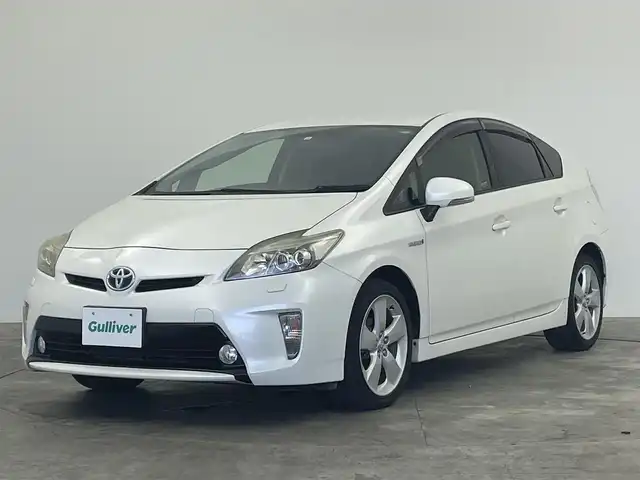 トヨタ プリウス S ツーリングセレクション 群馬県 2014(平26)年 7万km ホワイトパールクリスタルシャイン 純正ナビ　バックカメラ　ビルトインＥＴＣ　ヘッドライトウォッシャー　電動格納ミラー　ステアリングスイッチ　車両接近通報装置　オートエアコン　パワーウインドウ　スマートキー　プッシュスタート　禁煙車