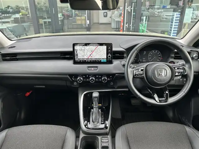 ホンダ ヴェゼル ハイブリッド e:HEV Z 栃木県 2023(令5)年 0.9万km サンドカーキパール ホンダセンシング/純正ワイドナビ/フルセグTV/Bluetooth/USB/スマホ連携/バックカメラ/ビルトインETC2.0/前後ドライブレコーダー/ハーフレザーシート/シートヒーター/ワイヤレス充電/ステアリングヒーター/シーケンシャルウィンカー/パワーバックドア/電子パーキングブレーキ/ブラインドスポットモニター/ヒルディセントコントロール/スマートキー