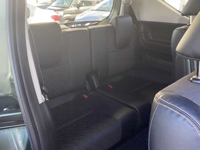 ホンダ フリード ハイブリット クロスター ホンダセンシング 愛知県 2022(令4)年 1.3万km シルバーミストグリーンM /禁煙車//ワンオーナー//純正ナビ【VXM-224VFi】//フルセグTV・DVD・Bluetooth//両側パワースライドドア//LEDヘッドライト+アクティブコーナリングライト//オートライト//CROSSTAR専用装備//ルーフレール//純正15インチアルミホイール//木目調インパネミドルエリア//コンビシート(プライムスムース×ファブリック)//Cパッケージ（ロールサンシェード、IRカット、コンフォートビューパッケージ、D/N席シートヒーター、プラズマクラスター技術搭載フルオートエアコン//HondaSENSING//衝突軽減ブレーキ//先行車発進お知らせ機能//歩行者事故低減ステアリング//路外逸脱抑制機能//アダプティブクルーズコントロール//レーンキープアシスト//誤発進抑制苦悩//後方誤発進抑制機能//電動格納式ウインカーミラー//オートリトラミラー//純正フロアマット//ステアリングスイッチ//ETC//オートライト//スペアキー//新車保証書//取扱説明書