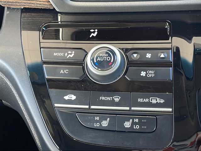 ホンダ フリード ハイブリット クロスター ホンダセンシング 愛知県 2022(令4)年 1.3万km シルバーミストグリーンM /禁煙車//ワンオーナー//純正ナビ【VXM-224VFi】//フルセグTV・DVD・Bluetooth//両側パワースライドドア//LEDヘッドライト+アクティブコーナリングライト//オートライト//CROSSTAR専用装備//ルーフレール//純正15インチアルミホイール//木目調インパネミドルエリア//コンビシート(プライムスムース×ファブリック)//Cパッケージ（ロールサンシェード、IRカット、コンフォートビューパッケージ、D/N席シートヒーター、プラズマクラスター技術搭載フルオートエアコン//HondaSENSING//衝突軽減ブレーキ//先行車発進お知らせ機能//歩行者事故低減ステアリング//路外逸脱抑制機能//アダプティブクルーズコントロール//レーンキープアシスト//誤発進抑制苦悩//後方誤発進抑制機能//電動格納式ウインカーミラー//オートリトラミラー//純正フロアマット//ステアリングスイッチ//ETC//オートライト//スペアキー//新車保証書//取扱説明書