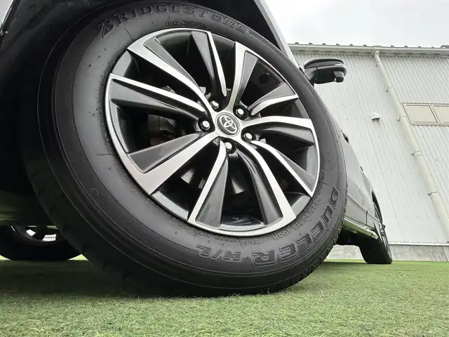 トヨタ ハリアー ハイブリッド G 香川県 2020(令2)年 4.4万km プレシャスブラックパール 登録時走行距離43618km/純正ディスプレイオーディオ/→AM、FM、Bluetooth、TV/バックカメラ/トヨタセーフティーセンス/・衝突軽減ブレーキ/・レーントレーシングアシスト/・ロードサインアシスト/・ブラインドスポットモニター/モデリスタフルエアロ/パワーバックドア/純正18インチアルミホイール/LEDヘッドライト/LEDフォグランプ/オートライト/オートハイビーム/バイザー/ETC2.0/スマートキー/プッシュスタート