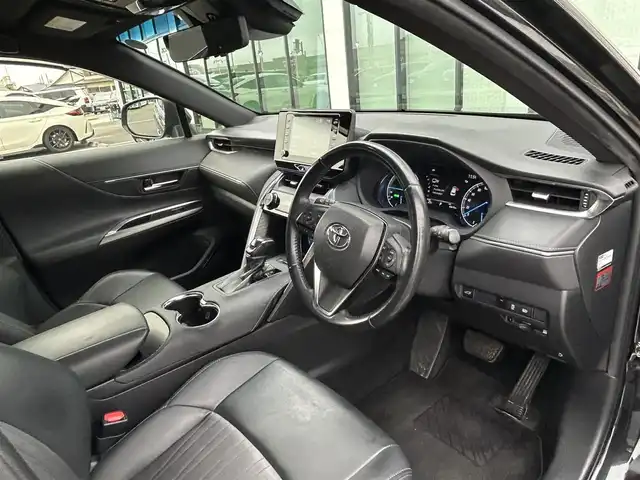 トヨタ ハリアー ハイブリッド G 香川県 2020(令2)年 4.4万km プレシャスブラックパール 登録時走行距離43618km/純正ディスプレイオーディオ/→AM、FM、Bluetooth、TV/バックカメラ/トヨタセーフティーセンス/・衝突軽減ブレーキ/・レーントレーシングアシスト/・ロードサインアシスト/・ブラインドスポットモニター/モデリスタフルエアロ/パワーバックドア/純正18インチアルミホイール/LEDヘッドライト/LEDフォグランプ/オートライト/オートハイビーム/バイザー/ETC2.0/スマートキー/プッシュスタート