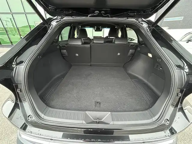 トヨタ ハリアー ハイブリッド G 香川県 2020(令2)年 4.4万km プレシャスブラックパール 登録時走行距離43618km/純正ディスプレイオーディオ/→AM、FM、Bluetooth、TV/バックカメラ/トヨタセーフティーセンス/・衝突軽減ブレーキ/・レーントレーシングアシスト/・ロードサインアシスト/・ブラインドスポットモニター/モデリスタフルエアロ/パワーバックドア/純正18インチアルミホイール/LEDヘッドライト/LEDフォグランプ/オートライト/オートハイビーム/バイザー/ETC2.0/スマートキー/プッシュスタート