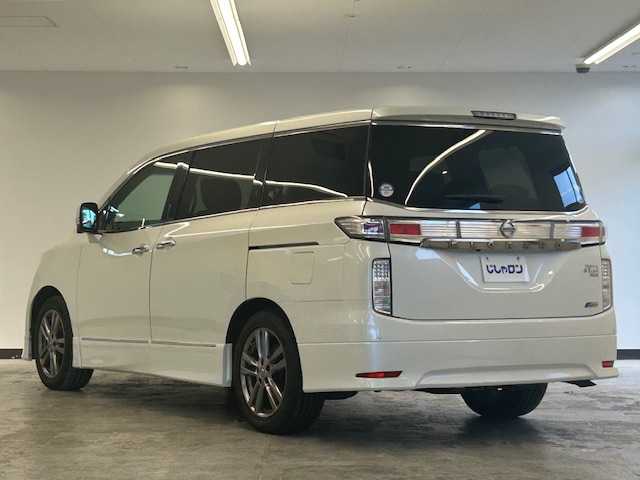 日産 エルグランド 250HWS アーバンクロム 静岡県 2012(平24)年 11.2万km ブリリアントホワイトパール (株)IDOMが運営する【じしゃロン浜松店】の自社ローン対象車両になります。こちらは現金ご利用時の価格です。自社ローンご希望の方は別途その旨お申付け下さい/〇　ナビゲーション/〇　ワンセグテレビ/〇　フリップダウンモニター/〇　全方位カメラ/〇　ウィンカーミラー/〇　プッシュスタート/〇　両側パワースライドドア/〇　ETC/〇　HID/〇　オートライト/〇　純正アルミホイール/〇　電動格納ミラー/〇　ステアリングスイッチ