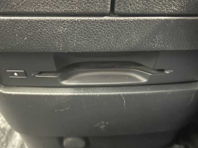 日産 エルグランド 250HWS アーバンクロム 静岡県 2012(平24)年 11.2万km ブリリアントホワイトパール (株)IDOMが運営する【じしゃロン浜松店】の自社ローン対象車両になります。こちらは現金ご利用時の価格です。自社ローンご希望の方は別途その旨お申付け下さい/〇　ナビゲーション/〇　ワンセグテレビ/〇　フリップダウンモニター/〇　全方位カメラ/〇　ウィンカーミラー/〇　プッシュスタート/〇　両側パワースライドドア/〇　ETC/〇　HID/〇　オートライト/〇　純正アルミホイール/〇　電動格納ミラー/〇　ステアリングスイッチ