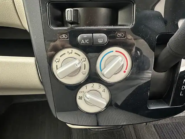 日産 デイズ J 兵庫県 2018(平30)年 6.2万km モカブラウンP ・純正メモリナビ/・前方ドライブレコーダー/・衝突軽減ブレーキ/・ETC/・バックカメラ/・フルセグTV/・Bluetooth接続あり/・純正フロアマット/・ハロゲンライト/・リモコンキー/・スペアキ1本