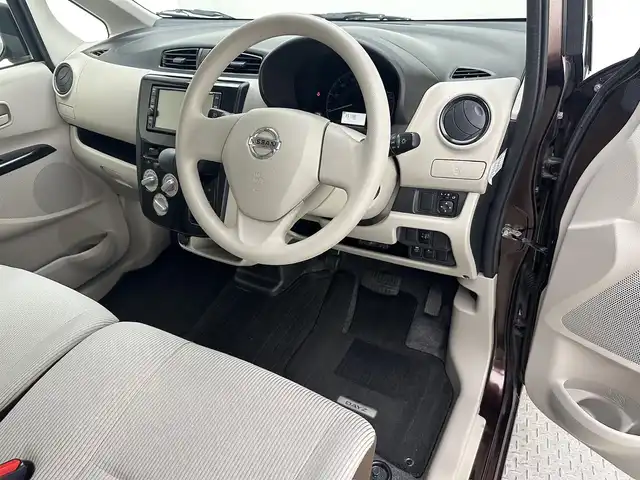 日産 デイズ J 兵庫県 2018(平30)年 6.2万km モカブラウンP ・純正メモリナビ/・前方ドライブレコーダー/・衝突軽減ブレーキ/・ETC/・バックカメラ/・フルセグTV/・Bluetooth接続あり/・純正フロアマット/・ハロゲンライト/・リモコンキー/・スペアキ1本