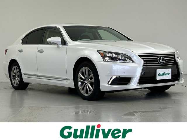 レクサス ＬＳ 600h バージョンC Iパック 愛知県 2015(平27)年 2.5万km ソニッククォーツ サンルーフ/純正ナビ/・Ｂｌｕｅｔｏｏｔｈ接続/・TV/・CD/DVD再生/・ＵＳＢ入力/ブラインドスポットモニター/レーダークルーズコントロール/バックカメラ/ステアリングヒーター/ビルトインＥＴＣ2.0/オットマン/100V充電/電動シェード/カードキーあり/純正フロアマット/純正アルミホイール/LEDオートライト・オートハイビーム/衝突被害軽減ブレーキ/ヘッドライトウォッシャー