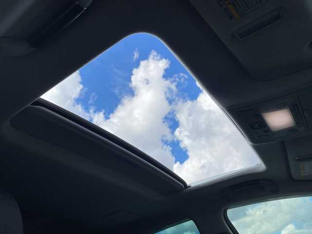 レクサス ＬＳ 600h バージョンC Iパック 愛知県 2015(平27)年 2.5万km ソニッククォーツ サンルーフ/純正ナビ/・Ｂｌｕｅｔｏｏｔｈ接続/・TV/・CD/DVD再生/・ＵＳＢ入力/ブラインドスポットモニター/レーダークルーズコントロール/バックカメラ/ステアリングヒーター/ビルトインＥＴＣ2.0/オットマン/100V充電/電動シェード/カードキーあり/純正フロアマット/純正アルミホイール/LEDオートライト・オートハイビーム/衝突被害軽減ブレーキ/ヘッドライトウォッシャー