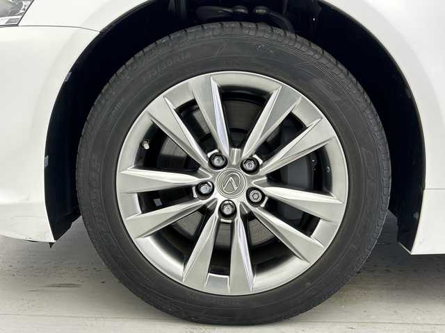 レクサス ＬＳ 600h バージョンC Iパック 愛知県 2015(平27)年 2.5万km ソニッククォーツ サンルーフ/純正ナビ/・Ｂｌｕｅｔｏｏｔｈ接続/・TV/・CD/DVD再生/・ＵＳＢ入力/ブラインドスポットモニター/レーダークルーズコントロール/バックカメラ/ステアリングヒーター/ビルトインＥＴＣ2.0/オットマン/100V充電/電動シェード/カードキーあり/純正フロアマット/純正アルミホイール/LEDオートライト・オートハイビーム/衝突被害軽減ブレーキ/ヘッドライトウォッシャー