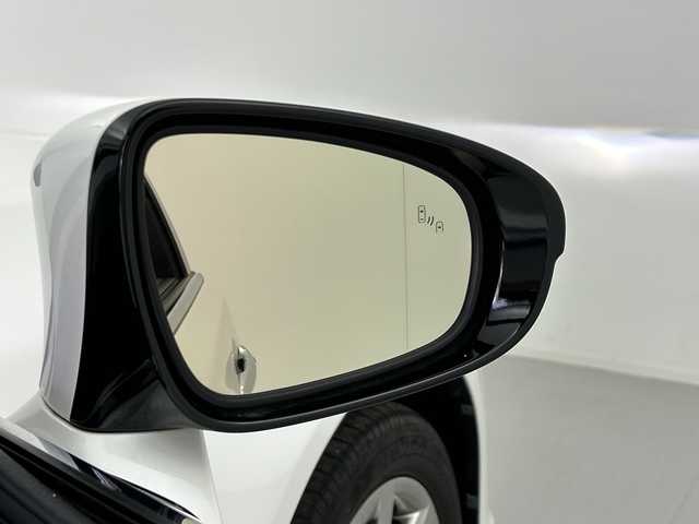 レクサス ＬＳ 600h バージョンC Iパック 愛知県 2015(平27)年 2.5万km ソニッククォーツ サンルーフ/純正ナビ/・Ｂｌｕｅｔｏｏｔｈ接続/・TV/・CD/DVD再生/・ＵＳＢ入力/ブラインドスポットモニター/レーダークルーズコントロール/バックカメラ/ステアリングヒーター/ビルトインＥＴＣ2.0/オットマン/100V充電/電動シェード/カードキーあり/純正フロアマット/純正アルミホイール/LEDオートライト・オートハイビーム/衝突被害軽減ブレーキ/ヘッドライトウォッシャー