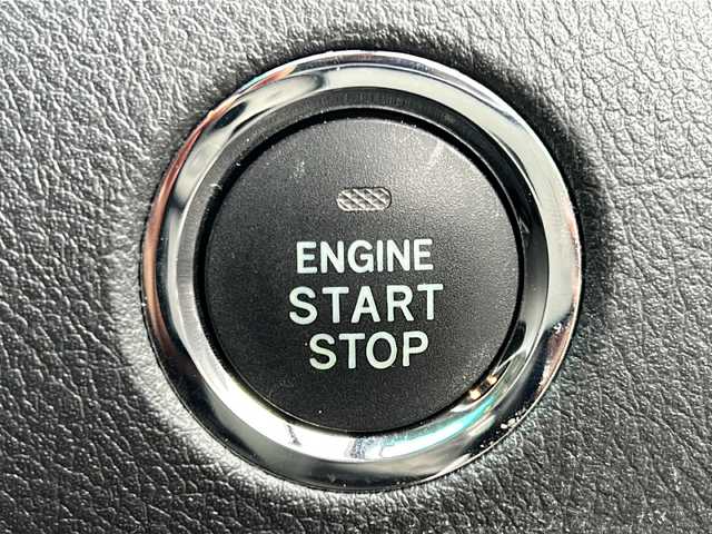 トヨタ アルファード 240S 東京都 2013(平25)年 2.7万km ホワイトパールクリスタルシャイン ワンオーナー/HDDナビ/フルセグテレビ/バックカメラ/両側パワースライドドア/ETC/プッシュスタート/後席用モニター/コーナーセンサー/横滑り防止装置/純正アルミホイール/純正フロアマット/オートキセノンライト/スマートキー/スペアキー